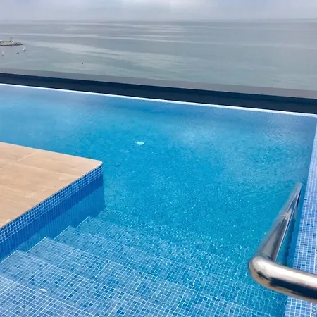 Lägenhet Vistas Al Mar Y Piscina Infinity Mataró