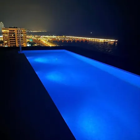 Vistas Al Mar Y Piscina Infinity * מטארו