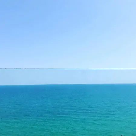 Vistas Al Mar Y Piscina Infinity דירה מטארו